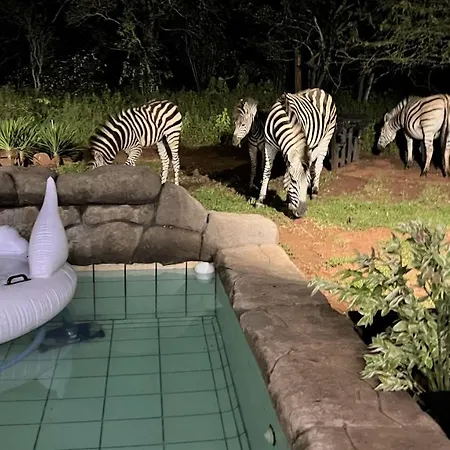 Kruger Kumba - Mugwenzi Villa Marloth Park Exterior photo